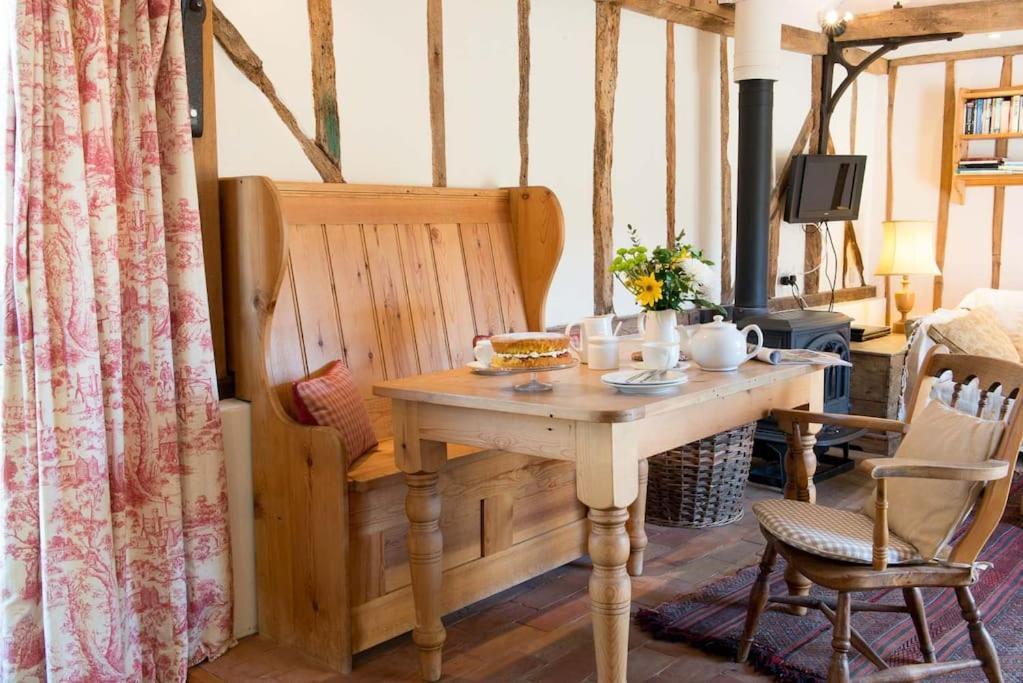 Bromans Barn A Beautiful Cottage By The Sea And Cudmore Nature Reserve West Mersea Exteriör bild